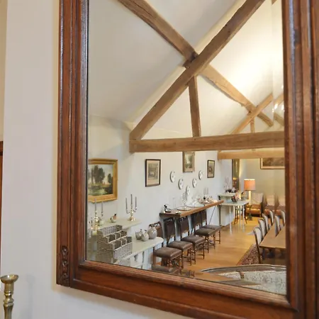 펜션 Cosy In With Garden